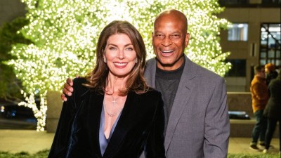 Ronnie and Karen Lott All Stars Helping Kids Holiday Event 2022