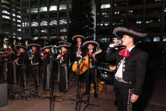 XRonnie and Karen Lott All Stars Helping Kids Holiday Event (2022)