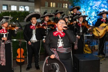 XRonnie and Karen Lott All Stars Helping Kids Holiday Event (2022)