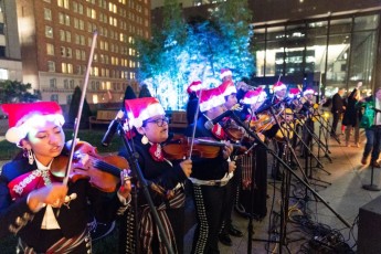 XRonnie and Karen Lott All Stars Helping Kids Holiday Event (2022)