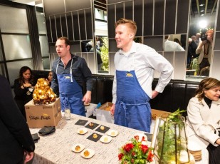 XRonnie and Karen Lott All Stars Helping Kids Holiday Event (2022)