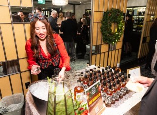 XRonnie and Karen Lott All Stars Helping Kids Holiday Event (2022)