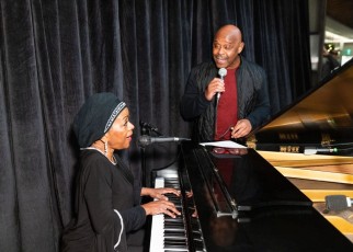 XRonnie and Karen Lott All Stars Helping Kids Holiday Event (2022)