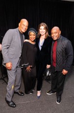 XRonnie and Karen Lott All Stars Helping Kids Holiday Event (2022)