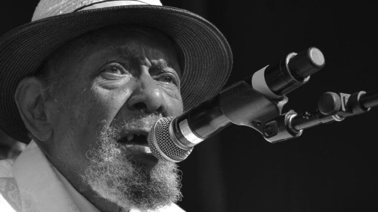 Filmmaker pushes to recognize Oakland blues artists before their final curtain call 