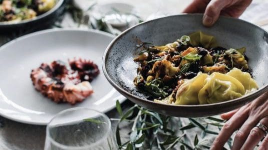 Local Food And Wine Experts Spill Their Favorite Spring And Summer Pairings 