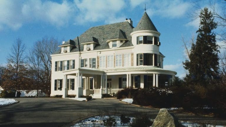 Kamala Harris and Doug Emhoff Revamp the Vice Presidential Abode—With Help From Sheila Bridges