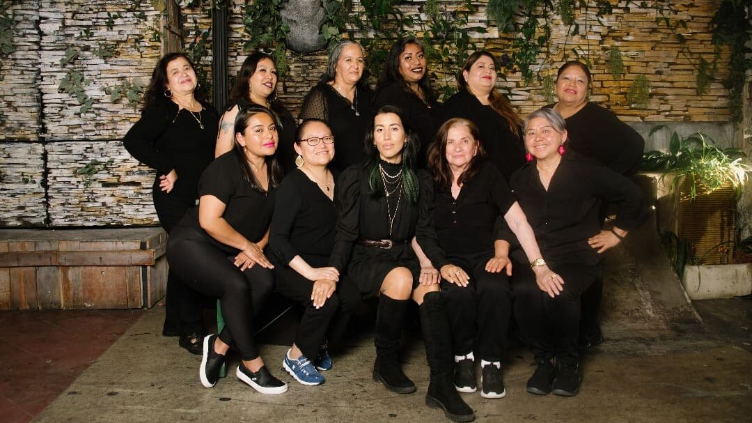 Raíces y Voces: Canciones de Lucha y Esperanza