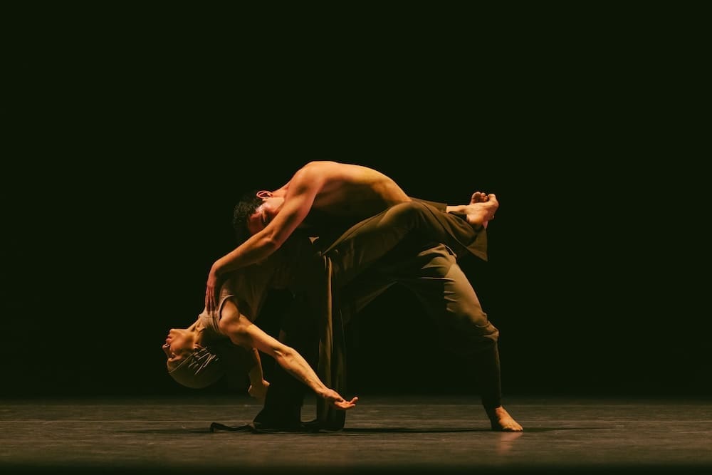 Dores André and Victor Prigent in Akram Khan's Dust