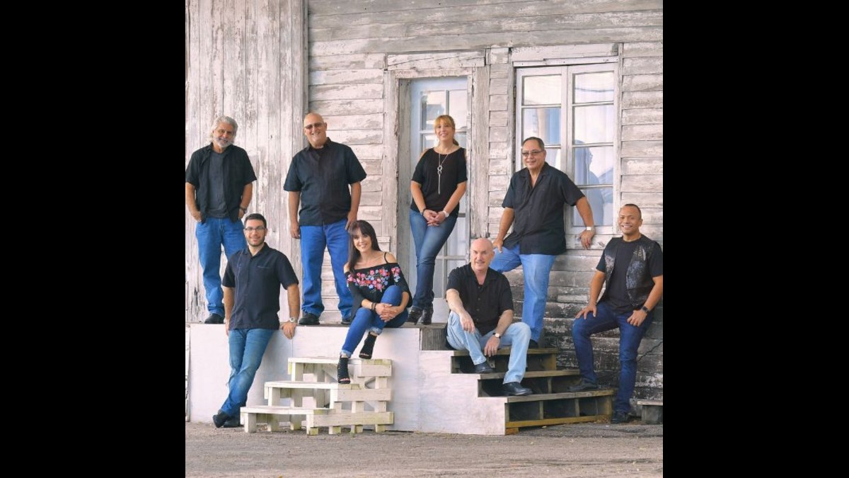 Top Of The World - A Carpenters Tribute